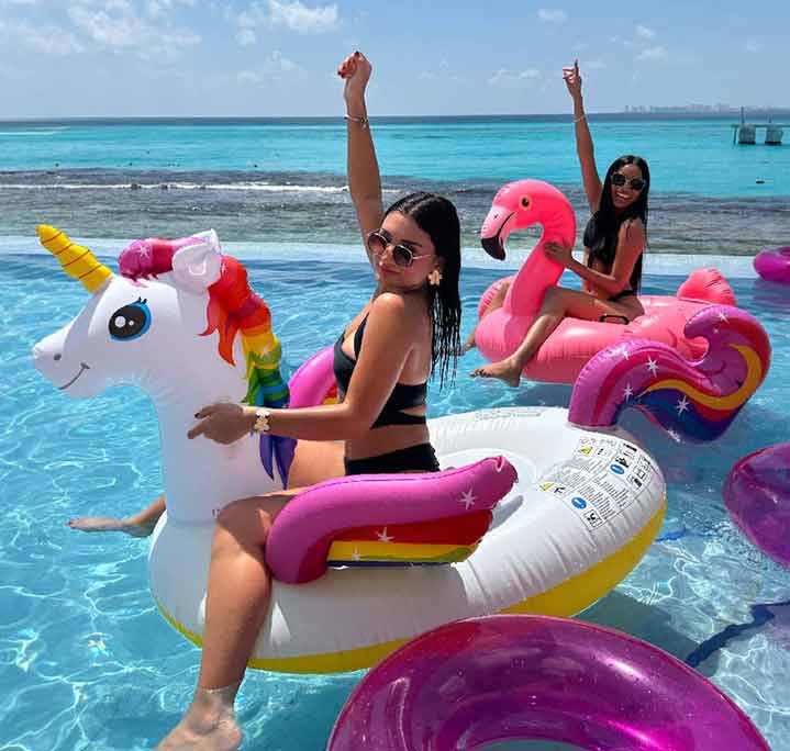 Pool party